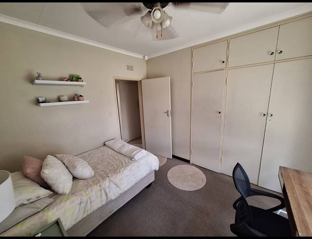 5 BEDROOM HOUSE FOR SALE IN VANDERBIJLPARK SE 3
